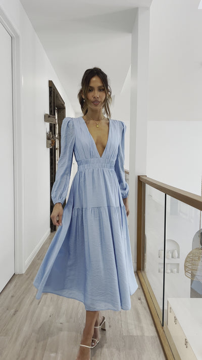 Load and play video in Gallery viewer, Erin Long Sleeve Midi Dress - Blue
