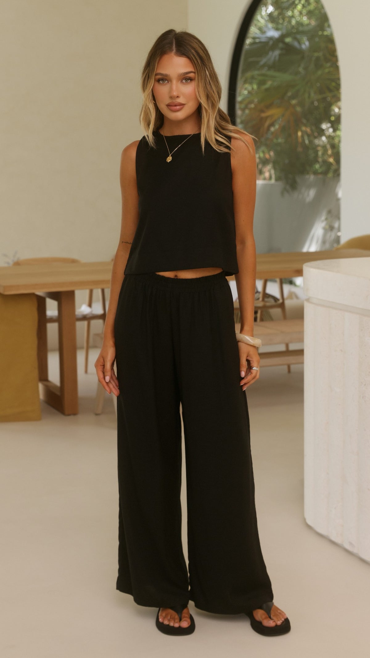 Nadie Crop Top - Black - Billy J