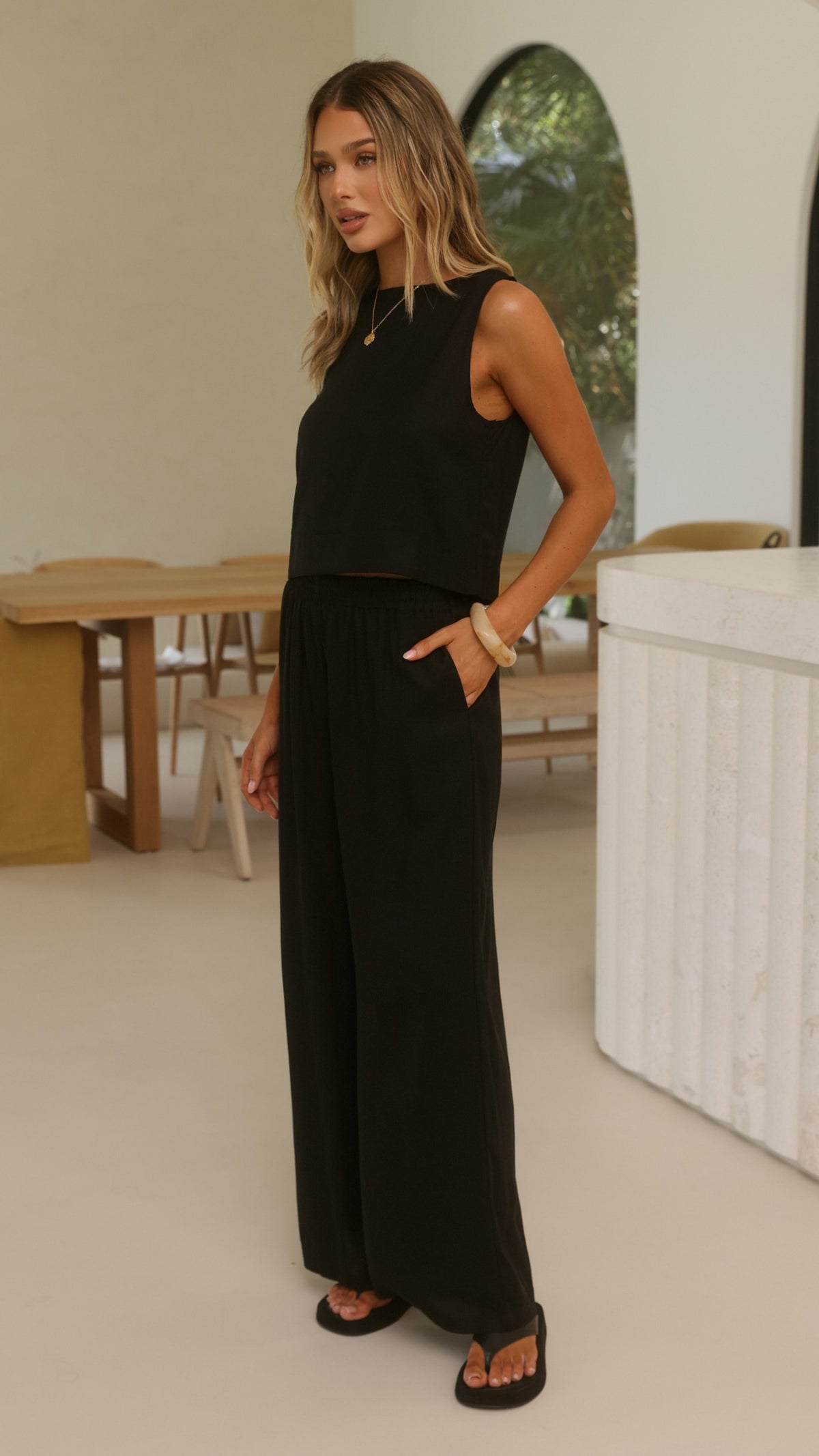 Nadie Crop Top - Black - Billy J