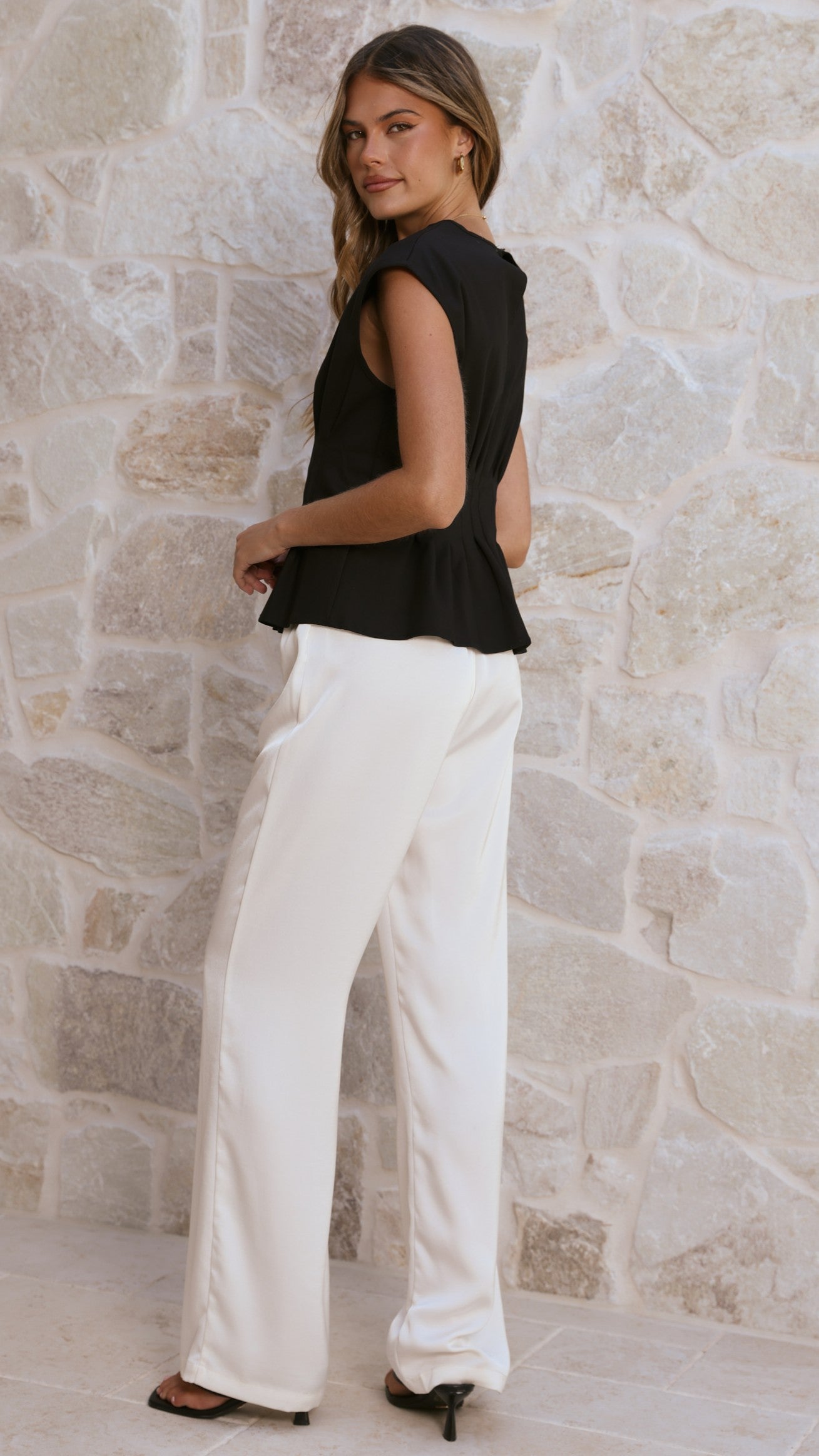Kirby Top - Black - Billy J
