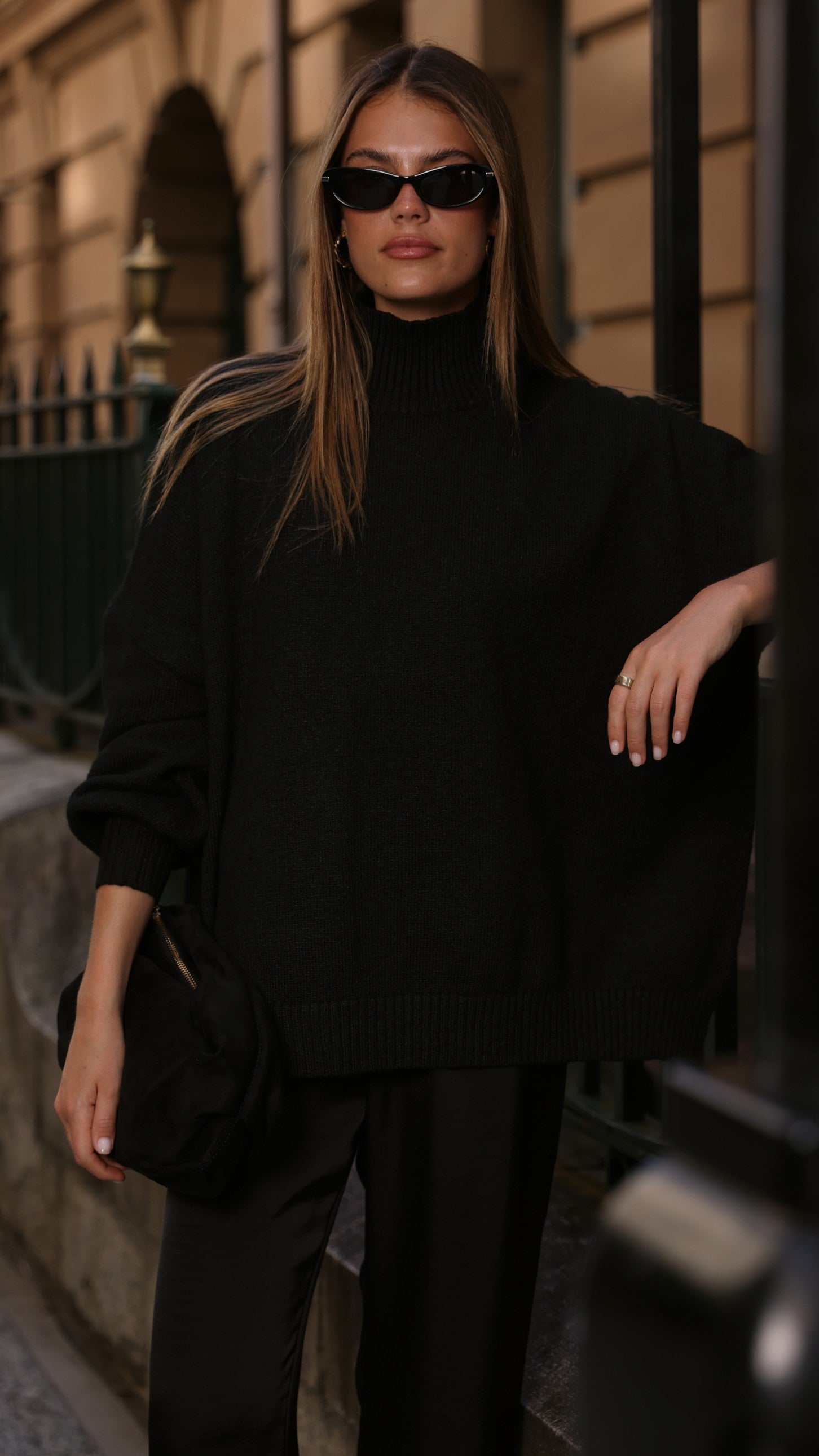 Harita Knitted Sweater - Black - Billy J