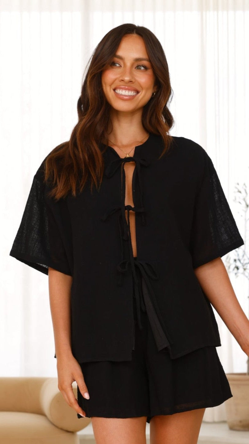 Arana Shorts - Black - Billy J