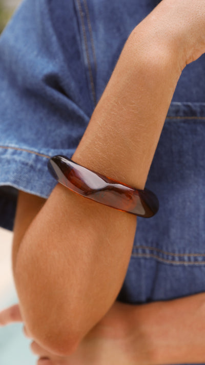 Load image into Gallery viewer, Salazar Bangle - Rum Resin - Billy J
