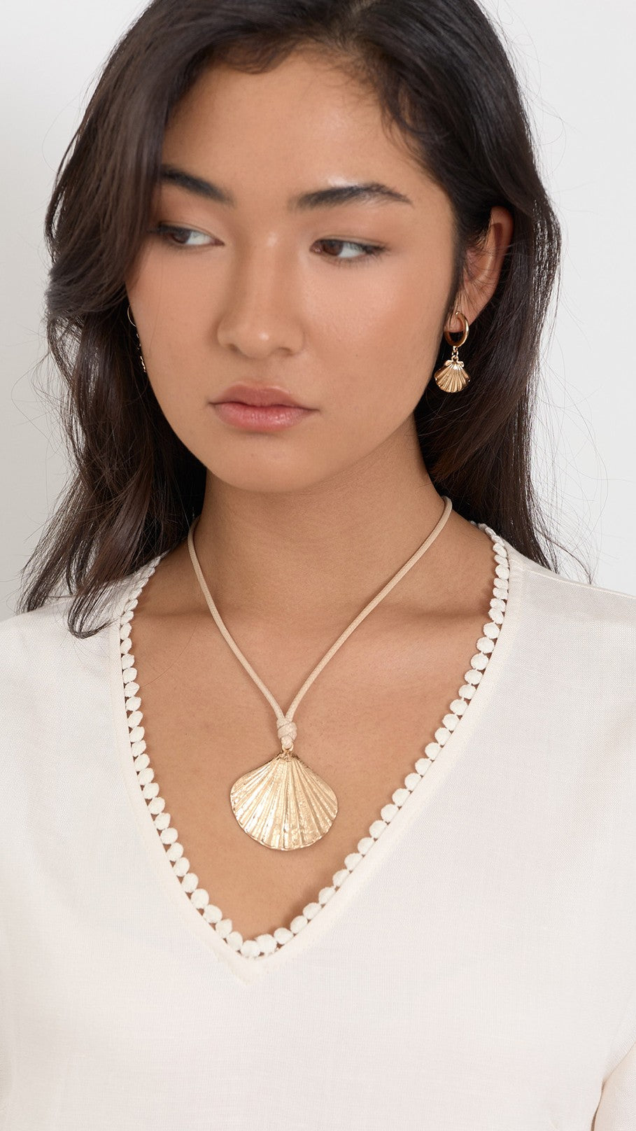 Shell Drop Adjustable Cord Necklace - Camel/Gold - Billy J