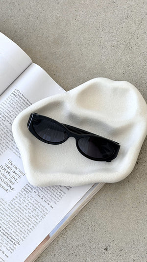 The Kasia Sunglasses - Black / Black - Billy J