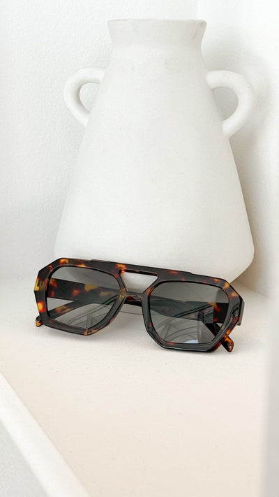 Load image into Gallery viewer, Amiri Sunglasses - Tort - Billy J
