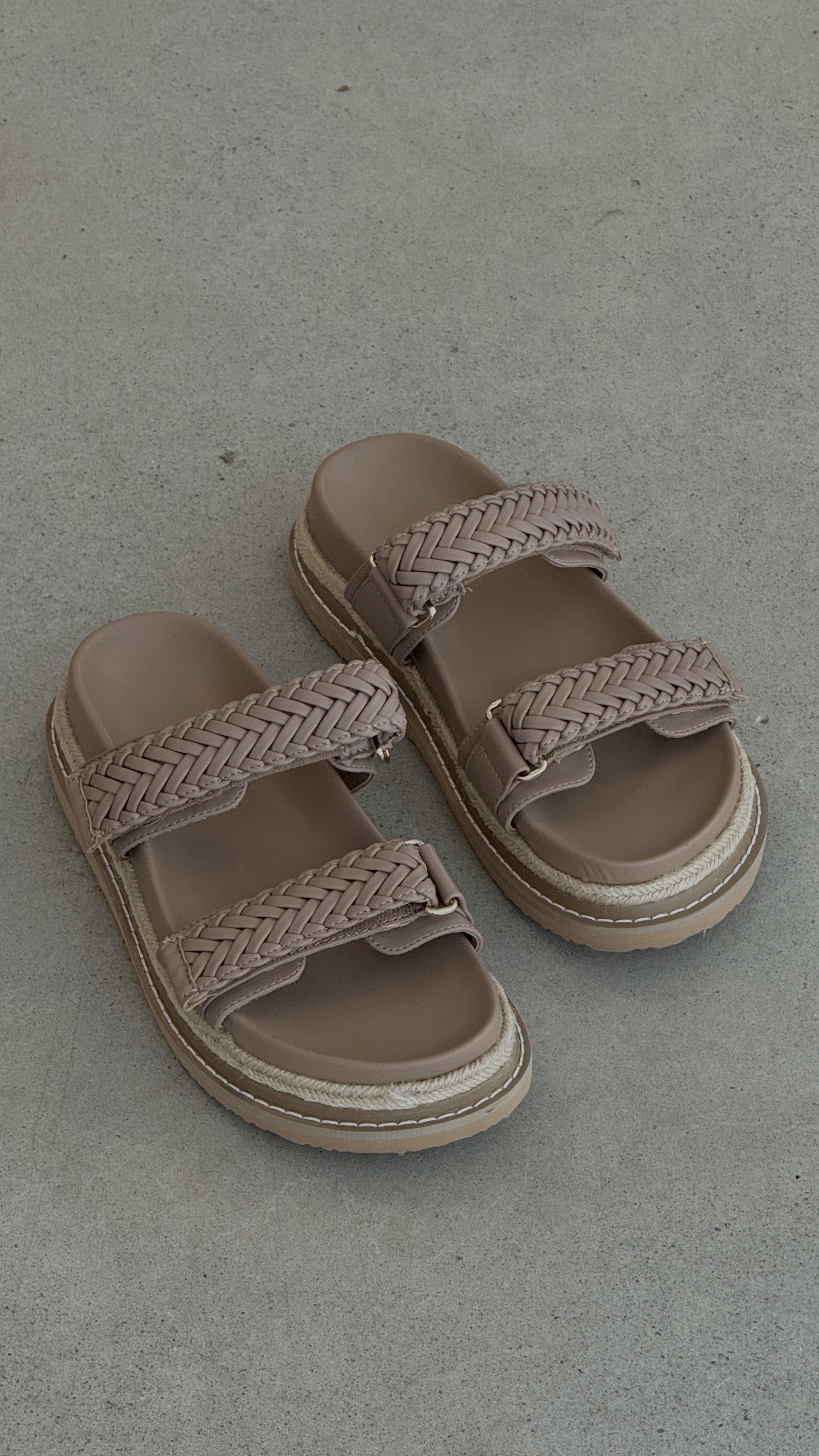 Alva Slides - Light Cashew - Billy J