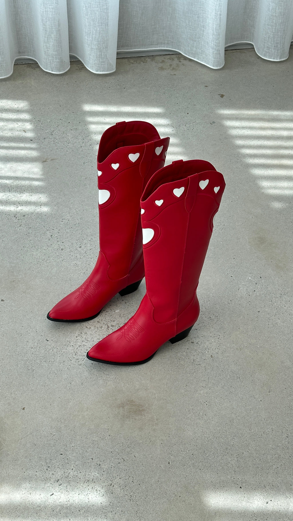 Velma Boots - Scarlet-White