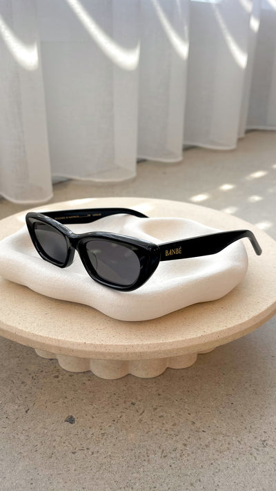 Load image into Gallery viewer, The Caroline Sunglasses - Black - Billy J
