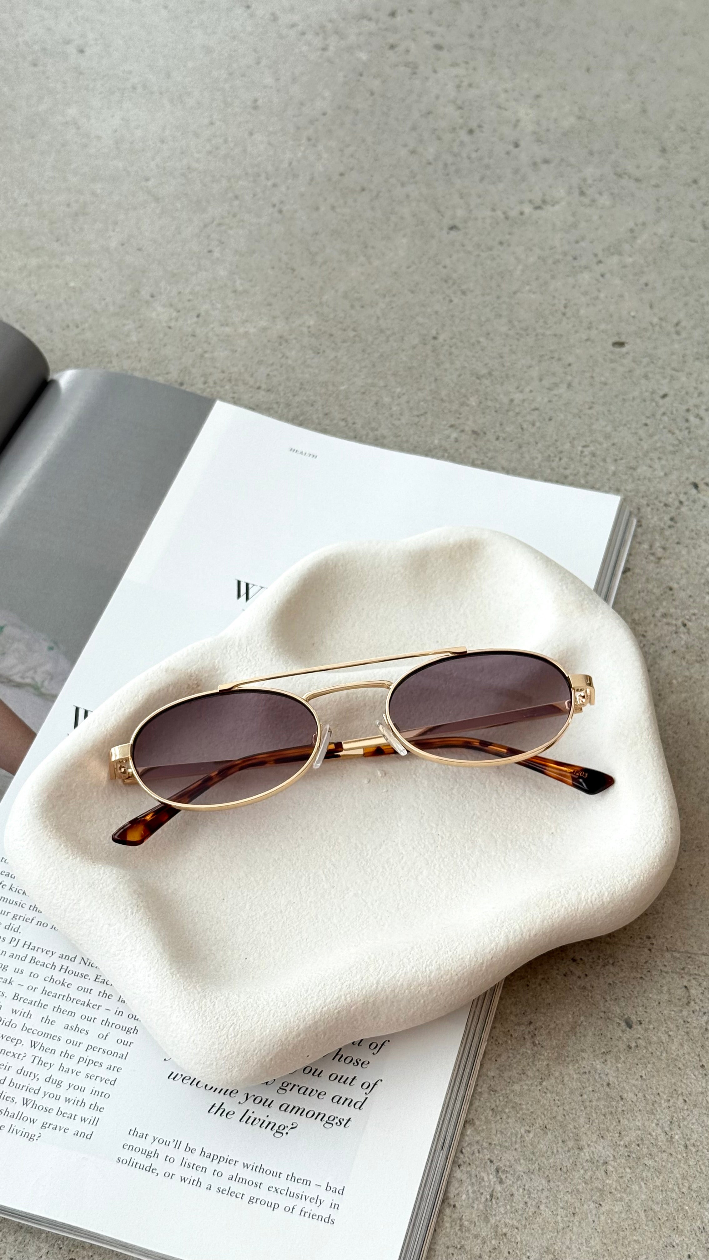 The Winnie Sunglasses - Gold / Smoke Fade - Billy J