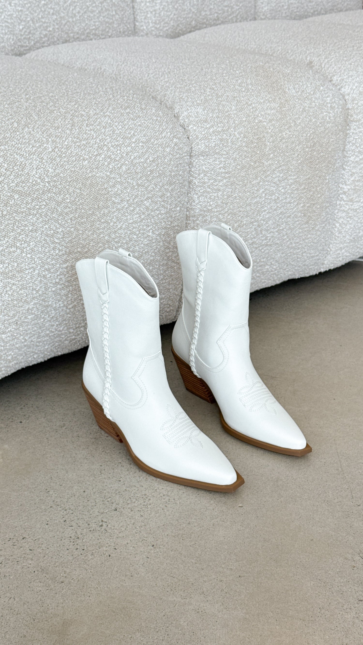 Ellenora Boots - Bone - Billy J