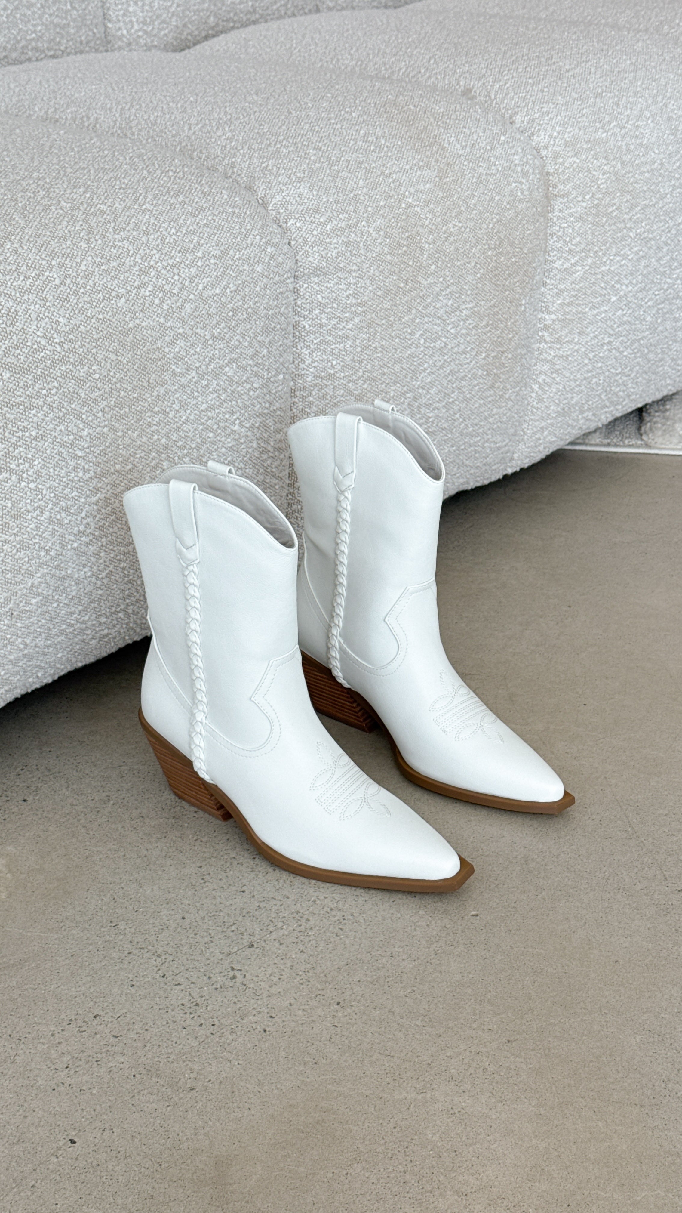 Ellenora Boots - Bone - Billy J