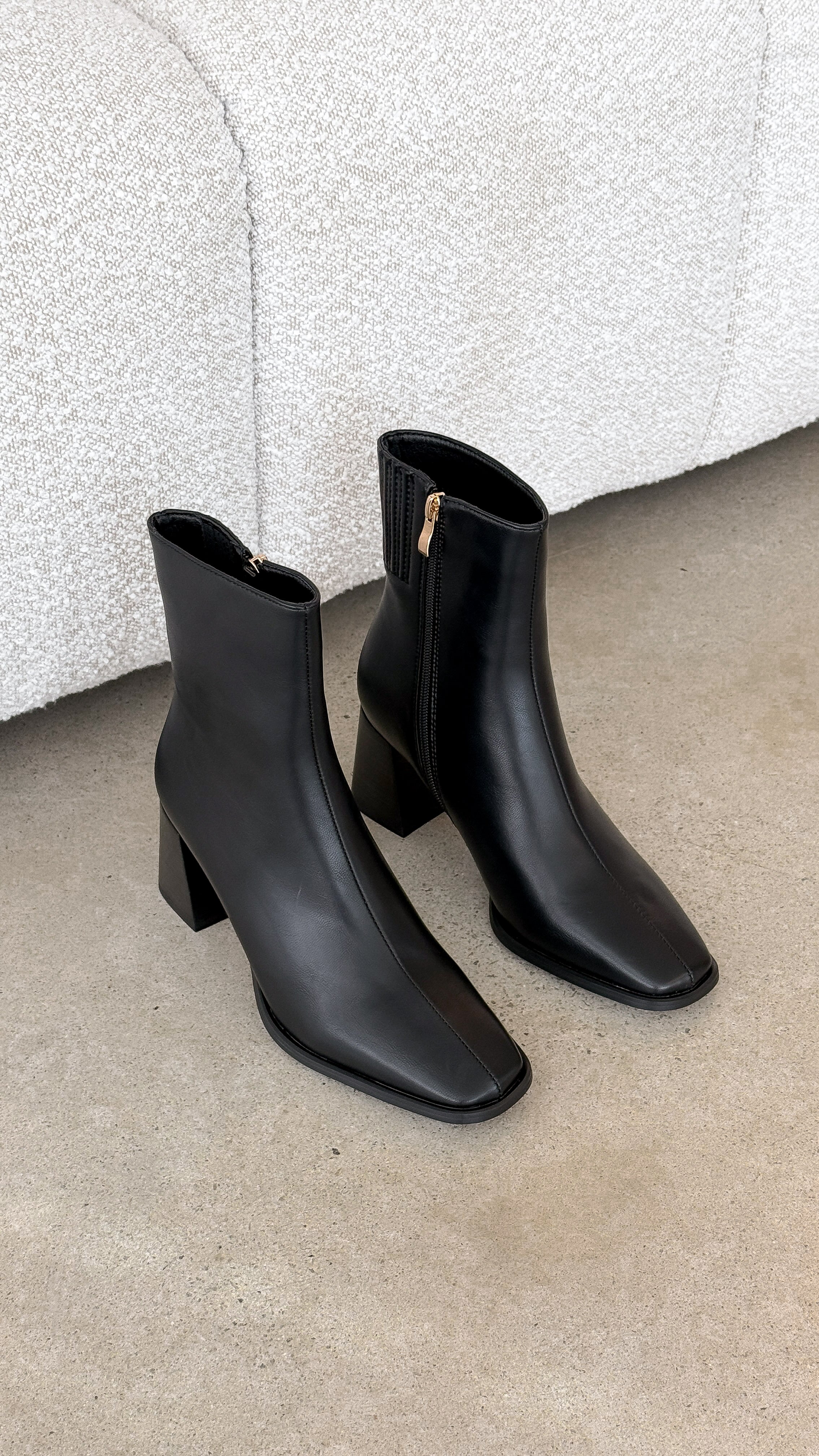 Alania Boots - Black - Billy J