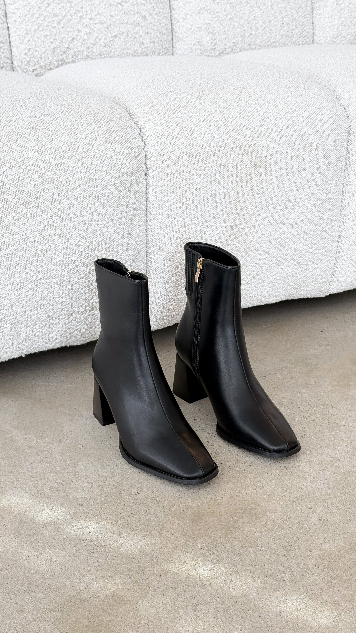 Alania Boots - Black - Billy J
