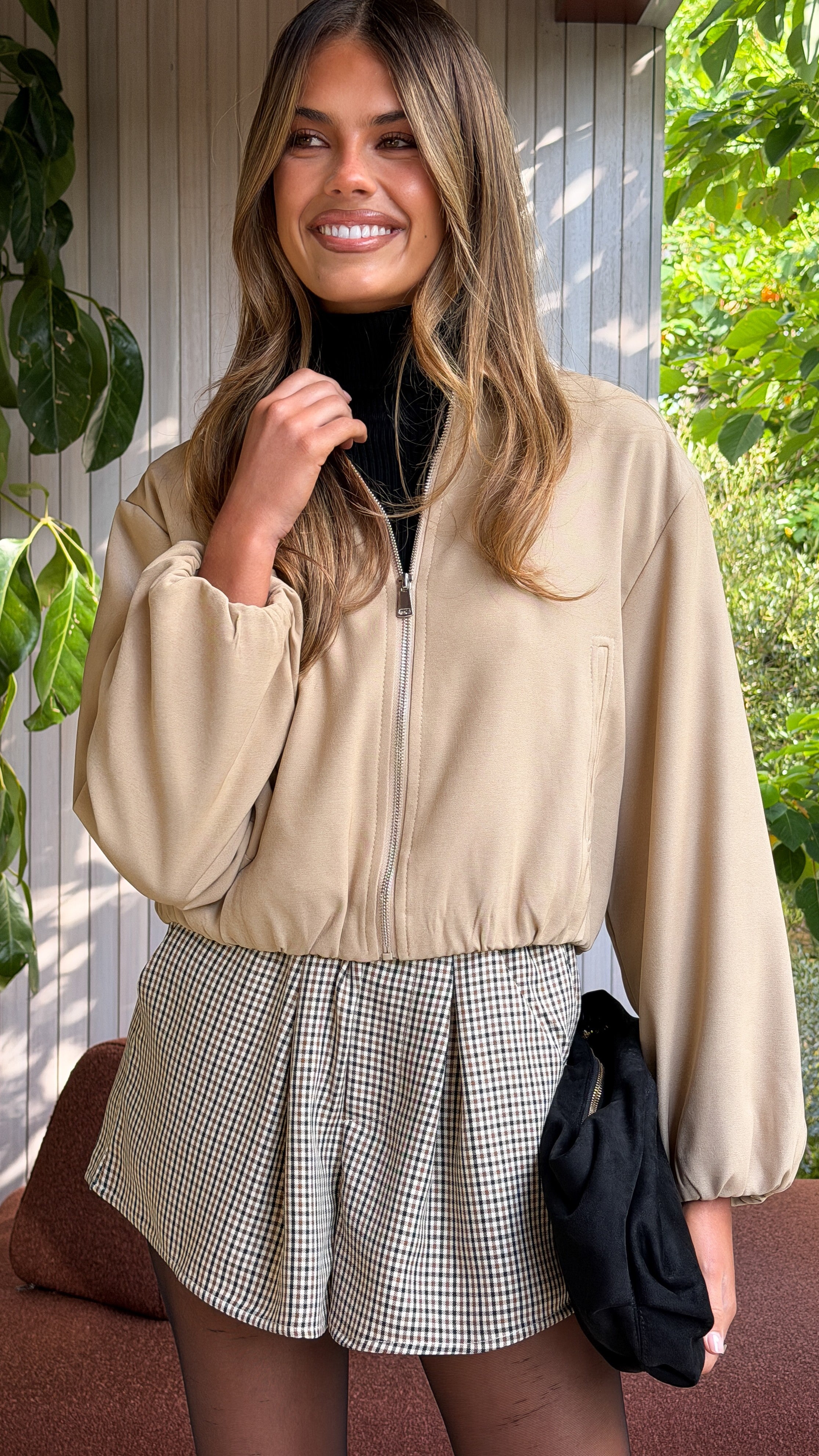 Arli Shorts - Beige Check - Billy J