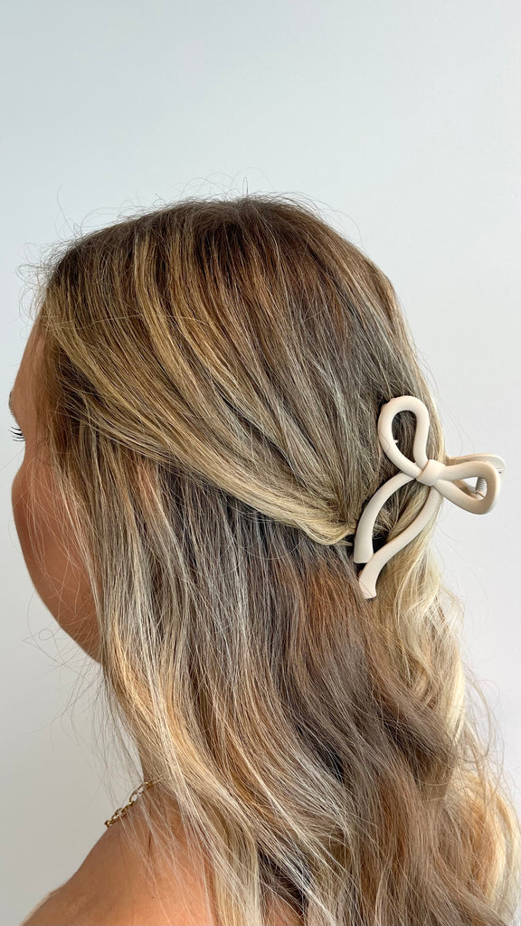 Matte Bow Claw Clip - Beige - Billy J