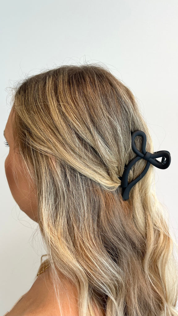 Matte Bow Claw Clip - Black - Billy J