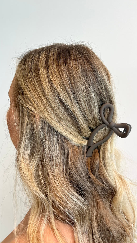 Matte Bow Claw Clip - Brown - Billy J