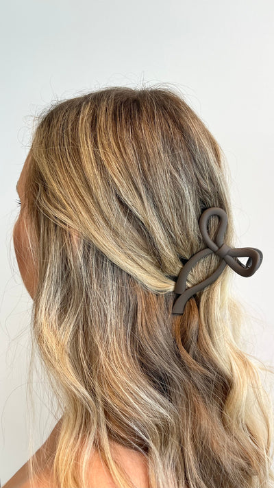 Load image into Gallery viewer, Matte Bow Claw Clip - Brown - Billy J
