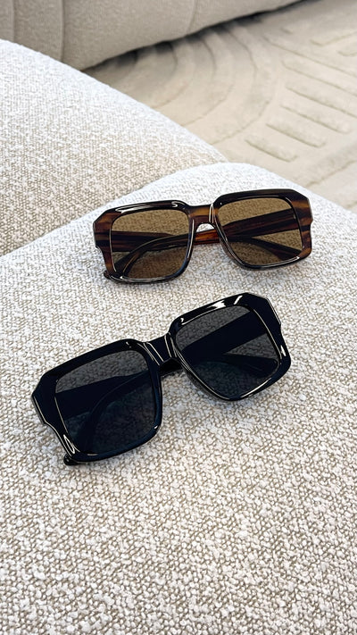 Load image into Gallery viewer, Mahoney Sunglasses - Black
