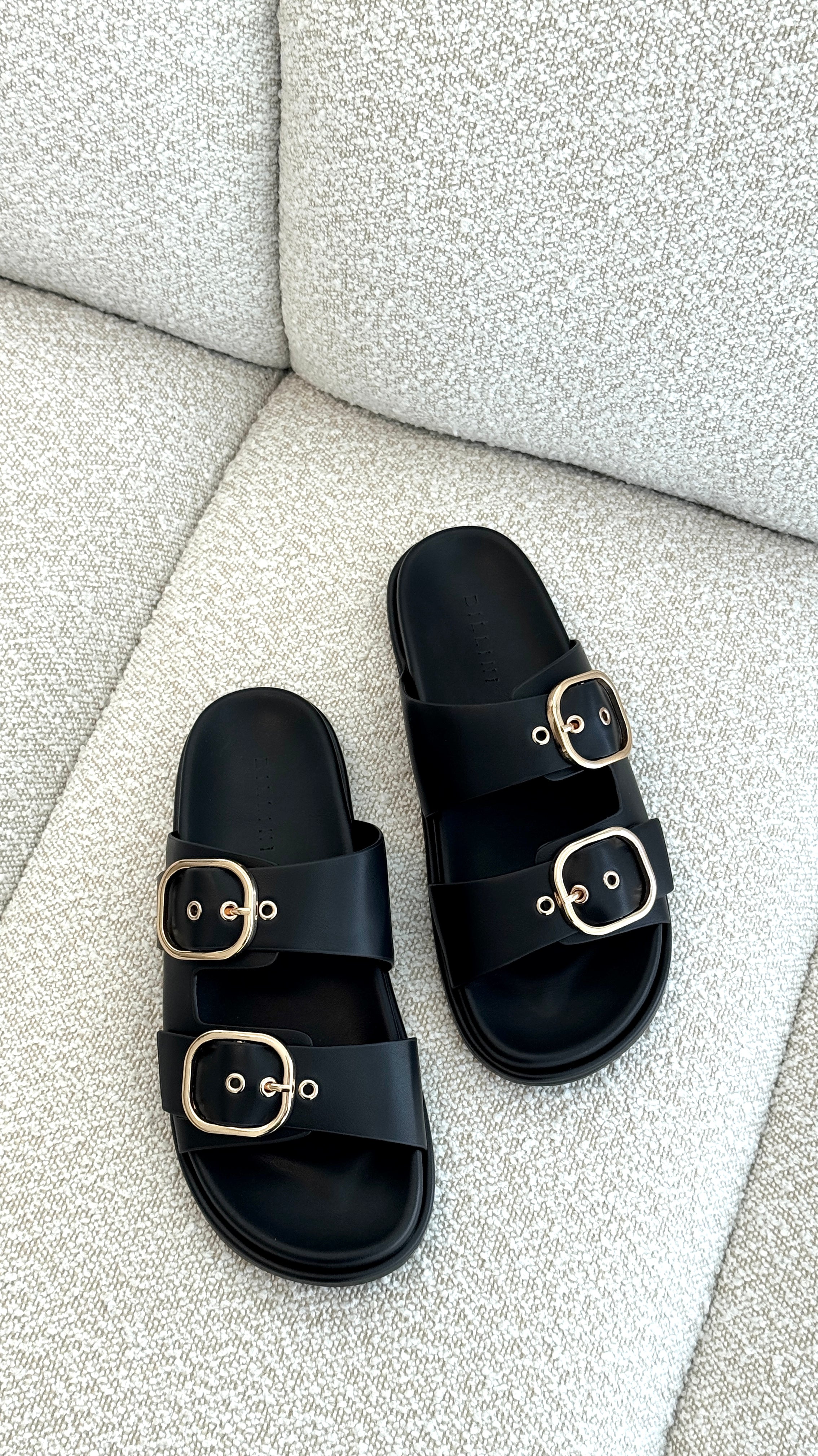 Rebeca Slide - Black - Billy J