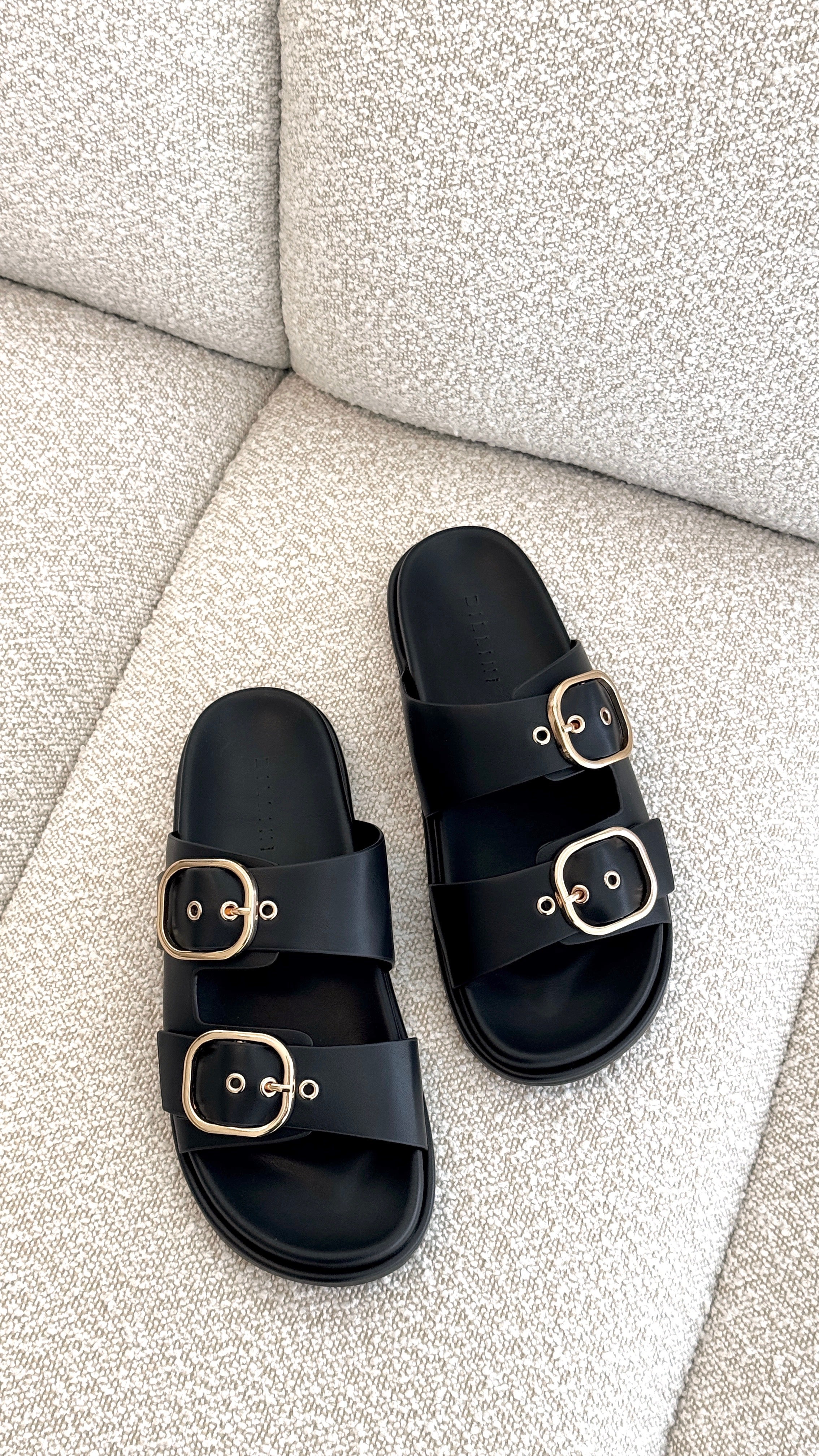 Rebeca Slide - Black - Billy J