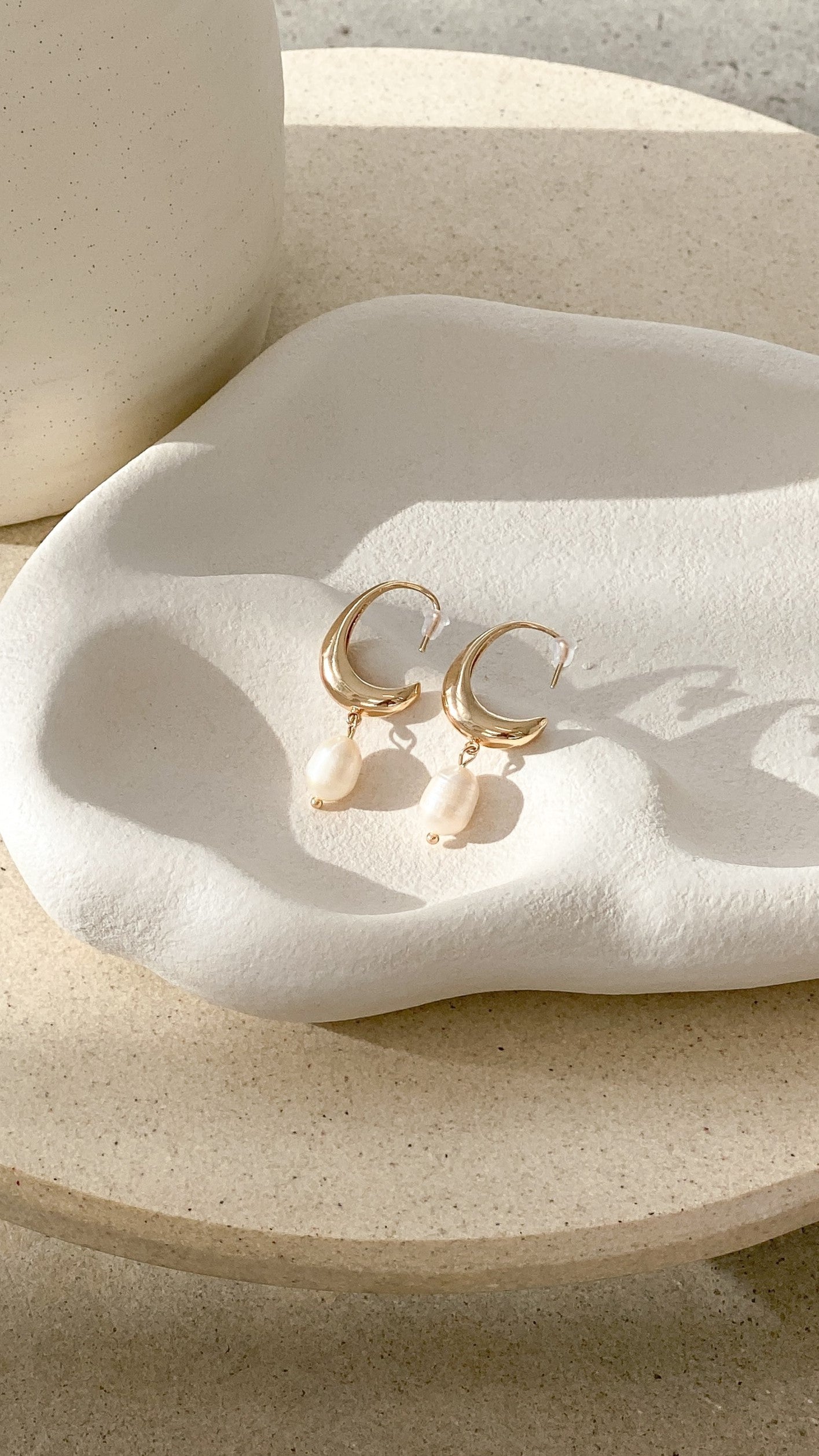 Pearl Drop Curved Hoops - Gold - Billy J