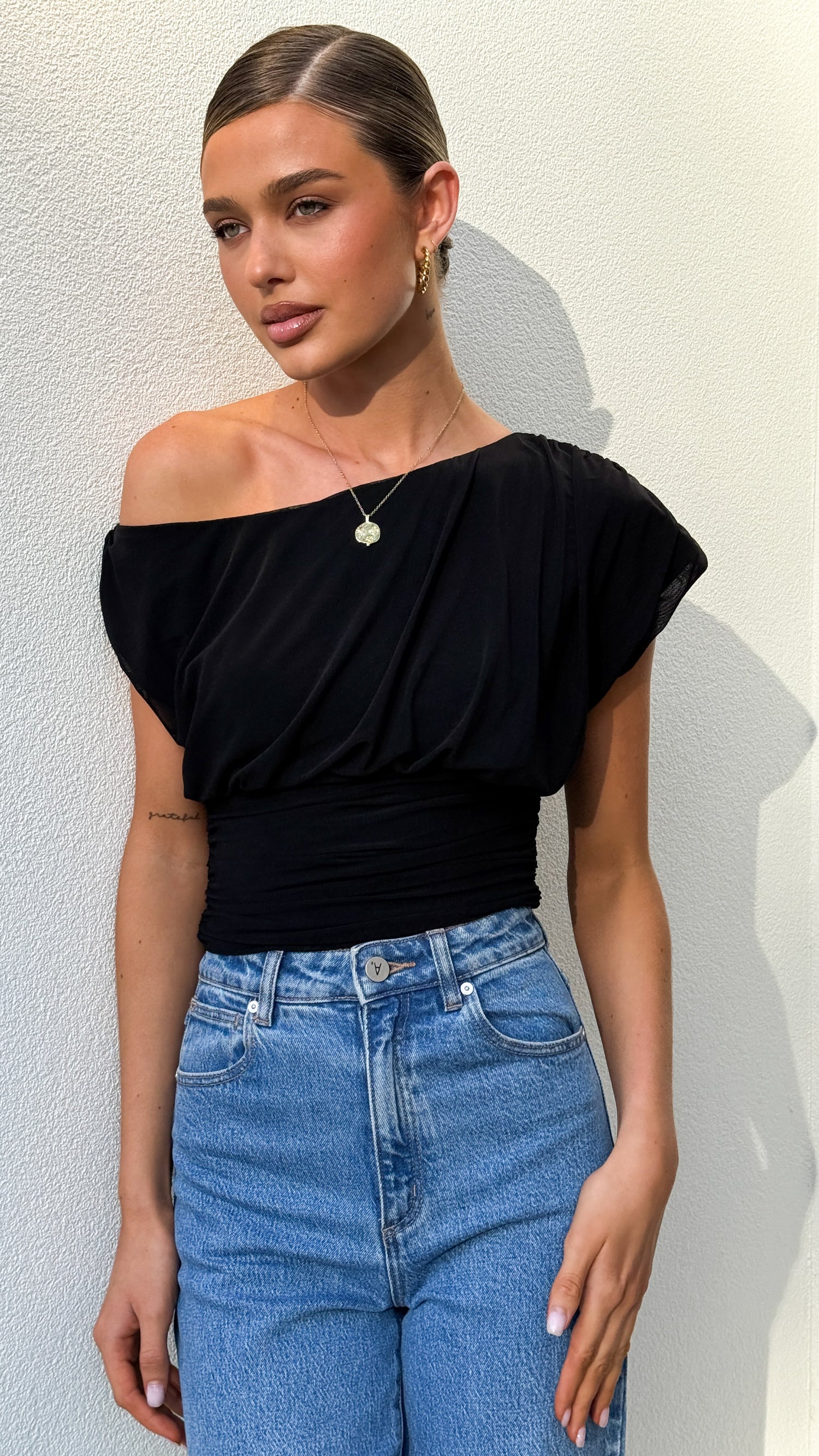 Debby Off Shoulder Top - Black - Billy J