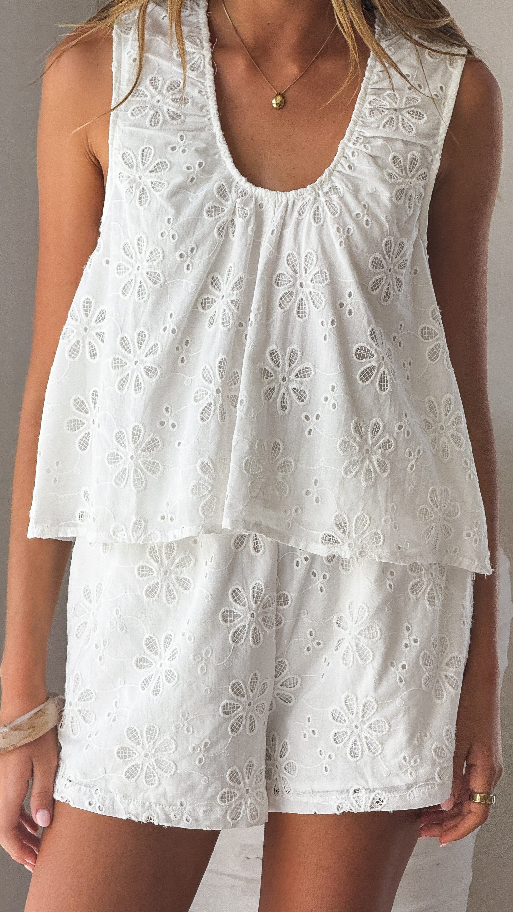 Vika Shorts - White Flower Embroidery - Billy J