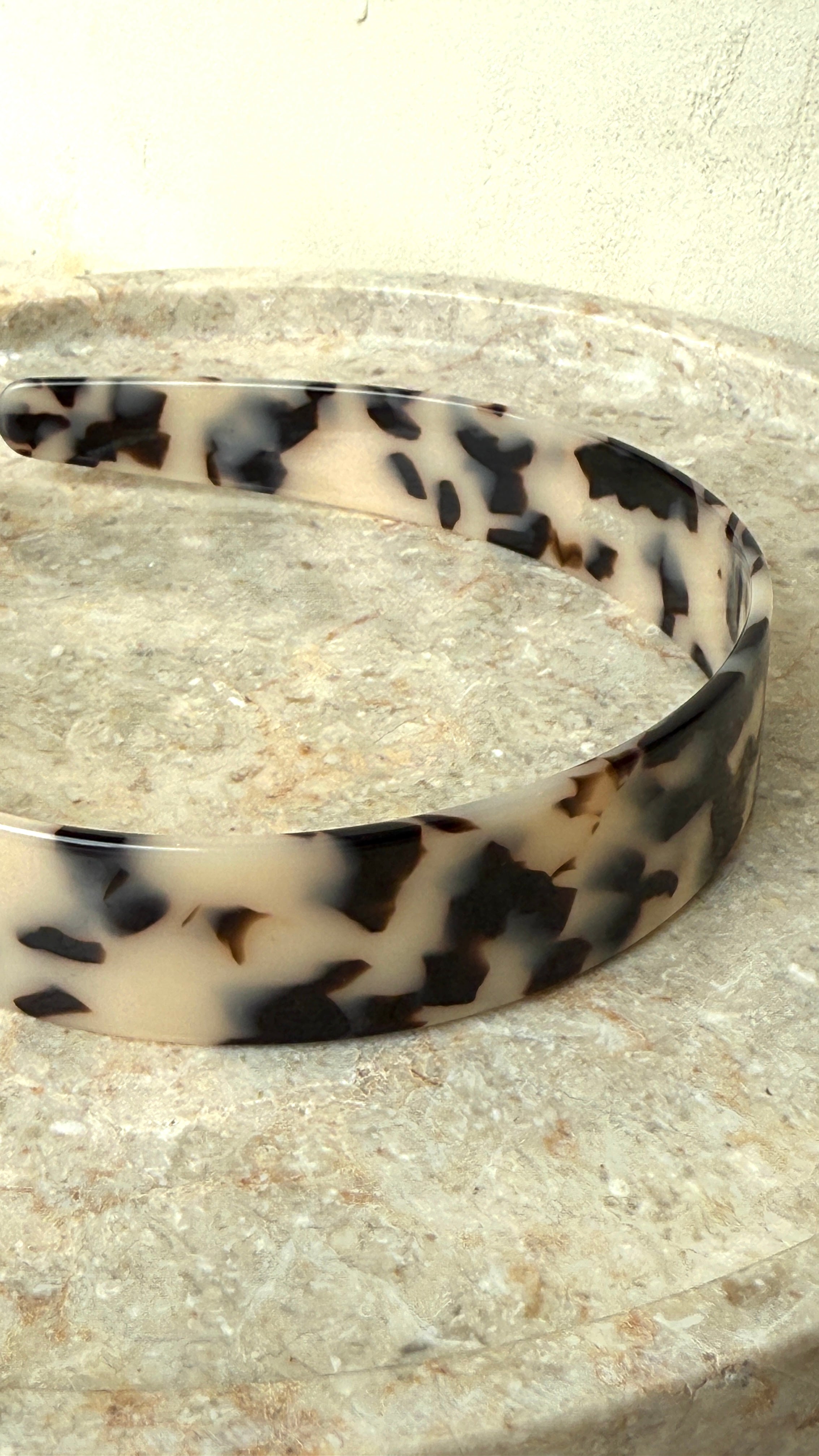 Lucy Resin Headband - Light Tort - Billy J