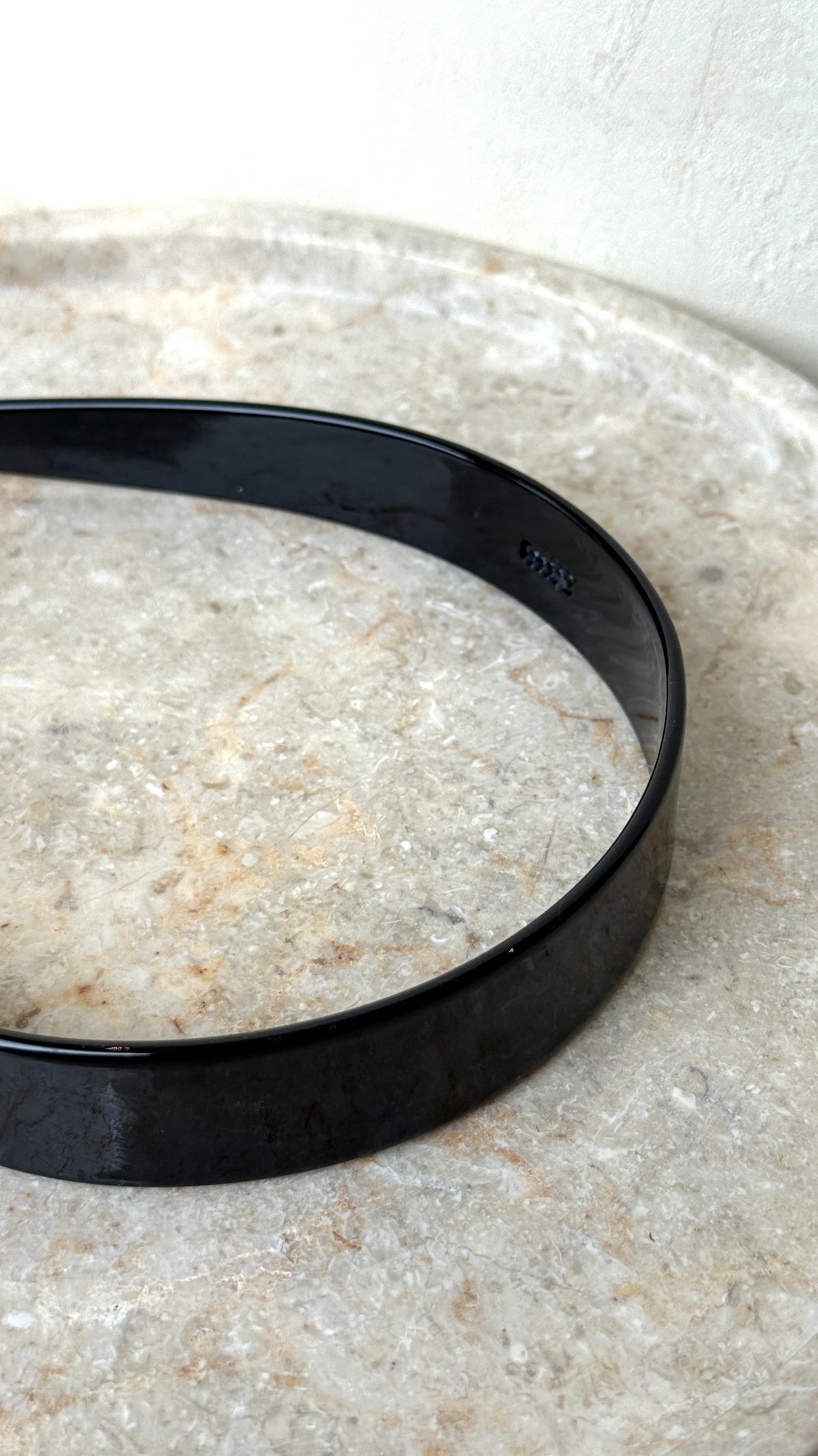 Lucy Resin Headband - Black - Billy J