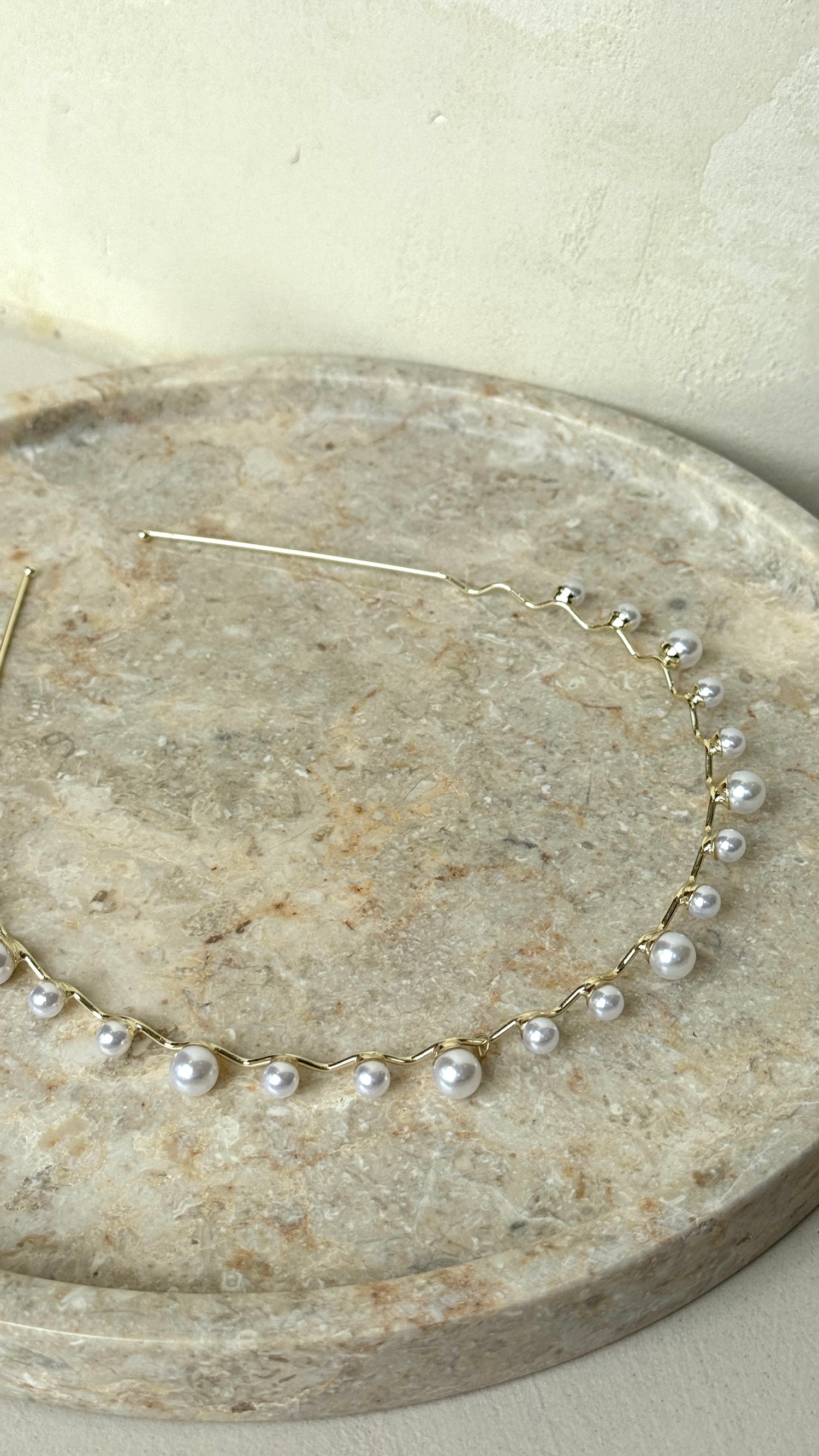 Isla Dainty Pearl Statement Headband - White - Billy J