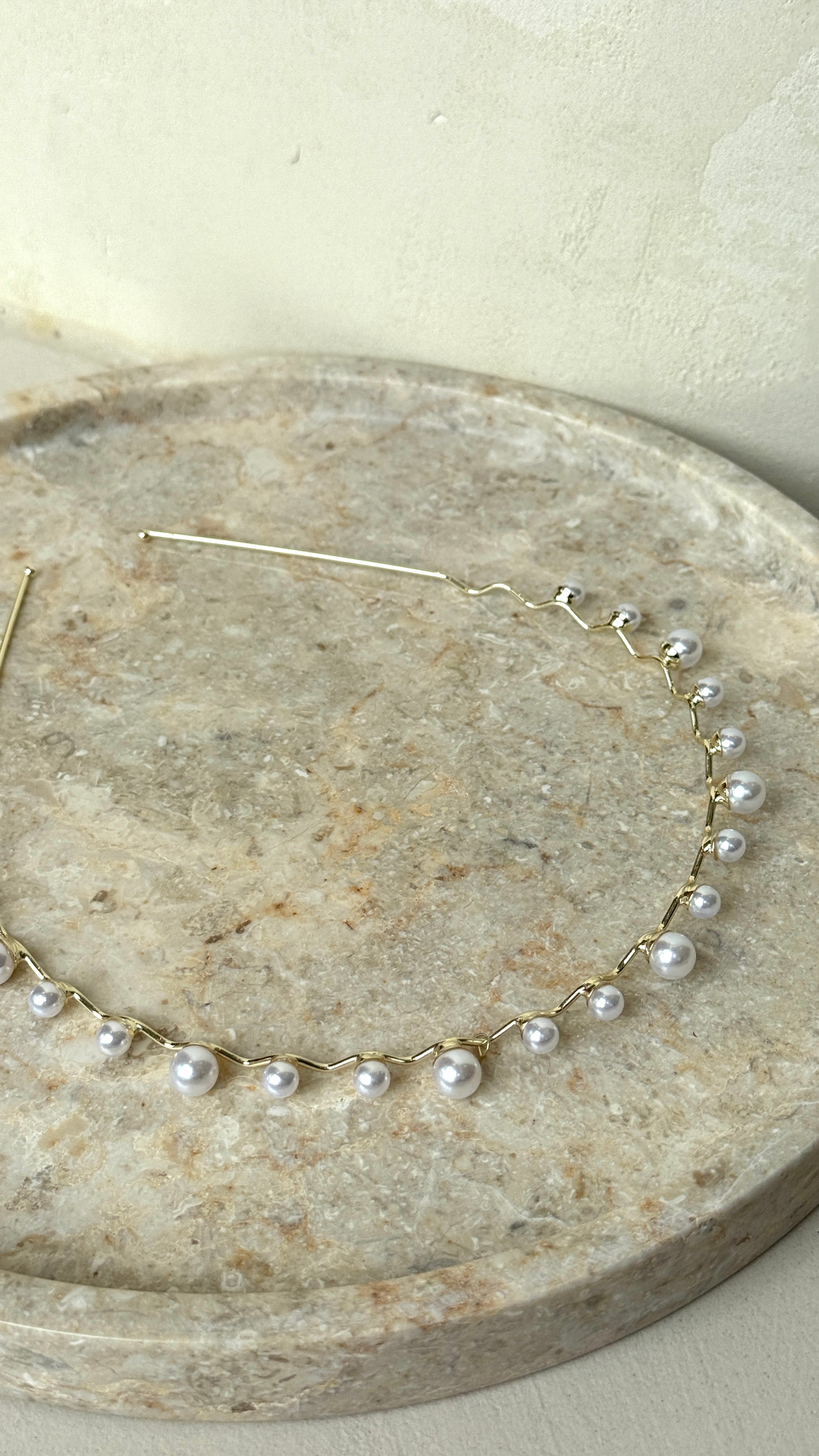 Isla Dainty Pearl Statement Headband - White - Billy J