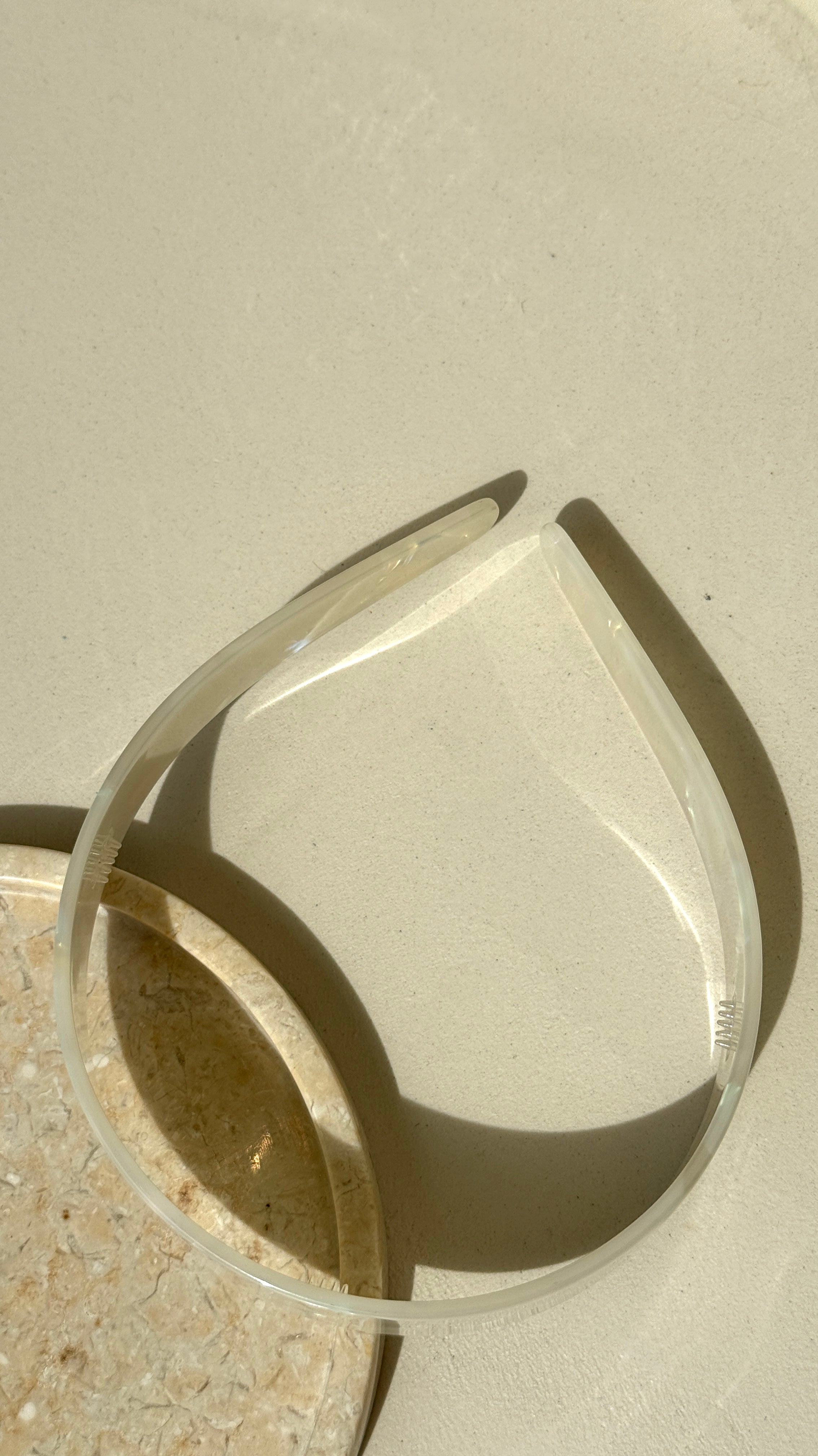 Lucy Resin Headband - Ivory - Billy J