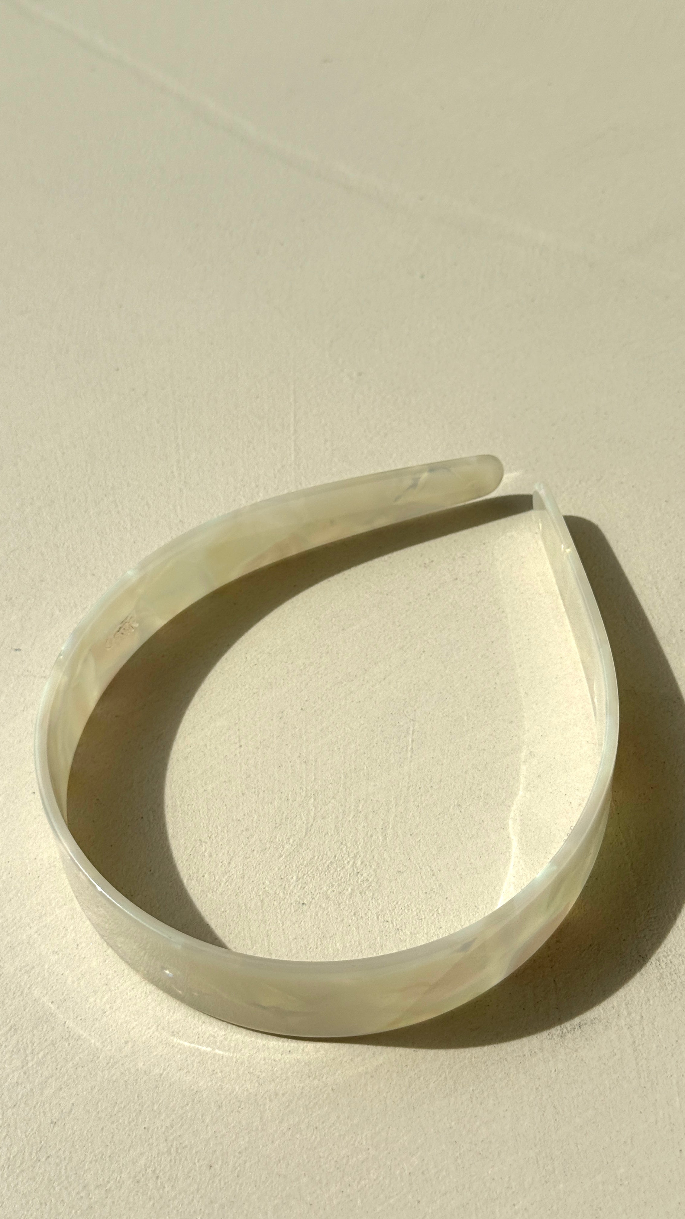 Lucy Resin Headband - Ivory - Billy J