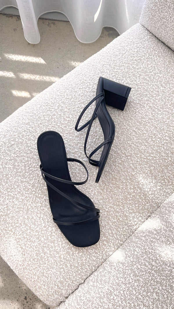 Yazmin Heel - Black - Billy J