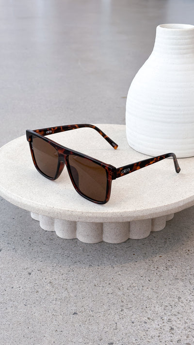 Load image into Gallery viewer, Amos Sunglasses - Tort/Brown
