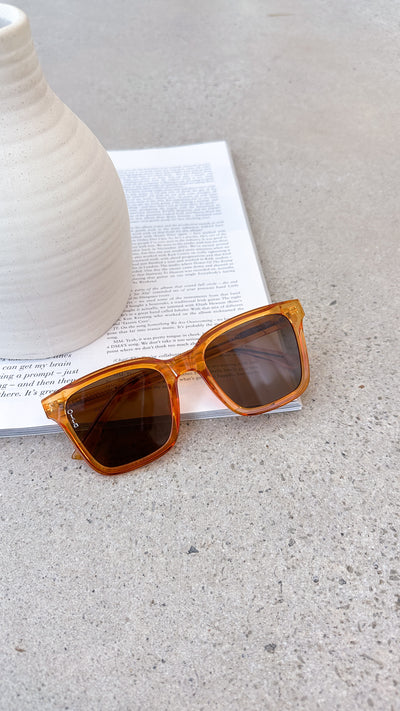 Load image into Gallery viewer, Fyn Sunglasses - Orange/Brown
