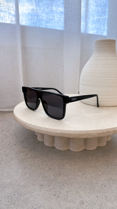 Load image into Gallery viewer, Amos Polarized Sunglasses - Black/Smoke
