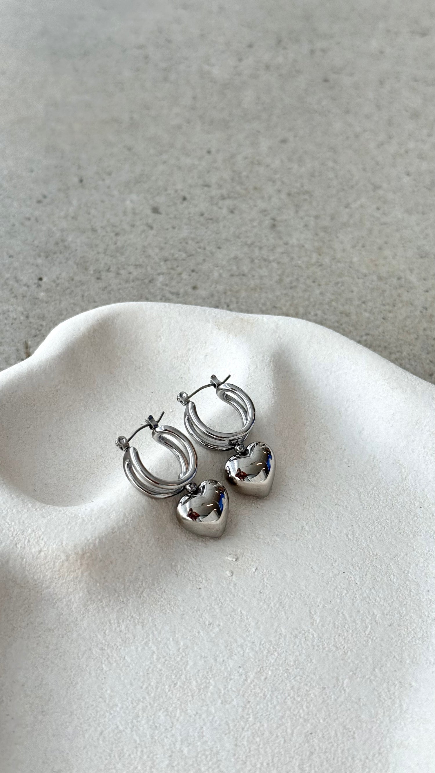Varick Heart Earrings - Silver - Billy J