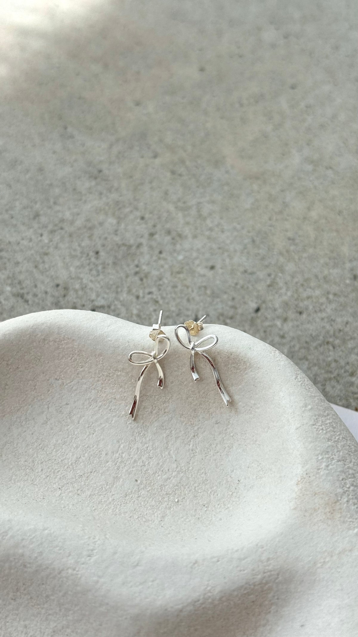 Velika Bow Earrings - Silver - Billy J