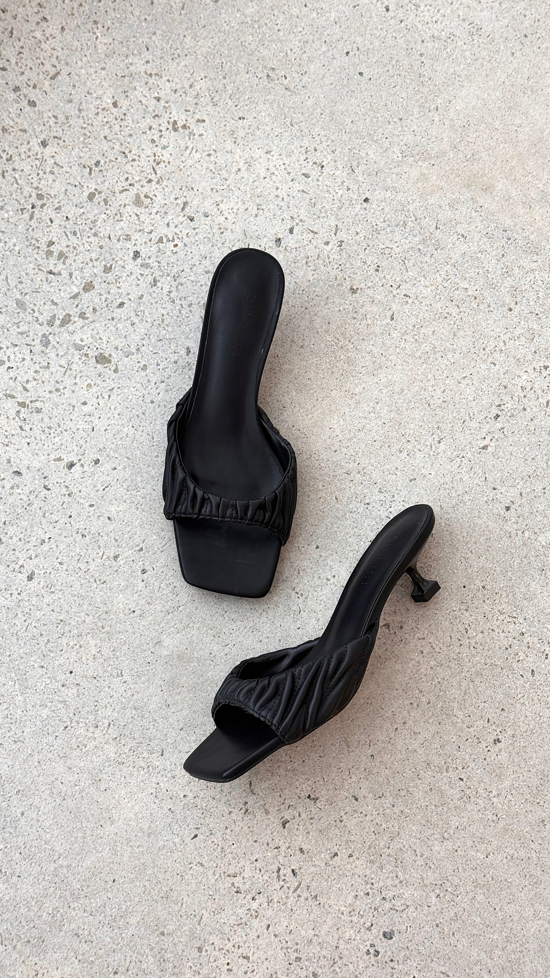 Pilar Heel - Black - Billy J