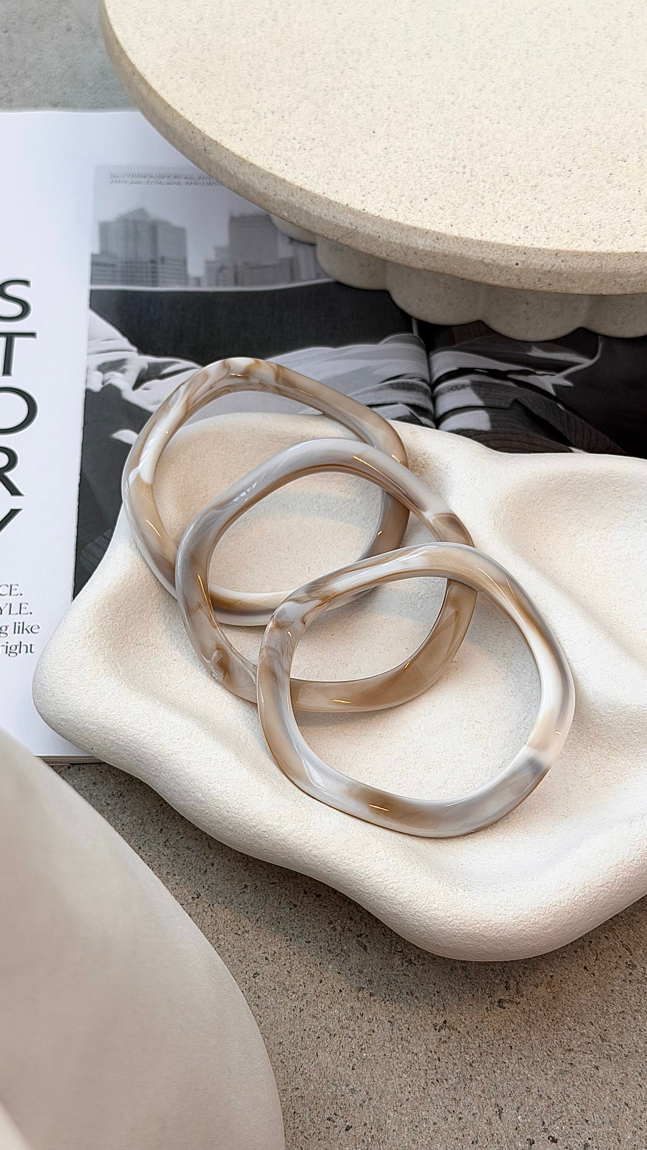 Farah Wave Bangle 3 Pack - Cream Marble - Billy J