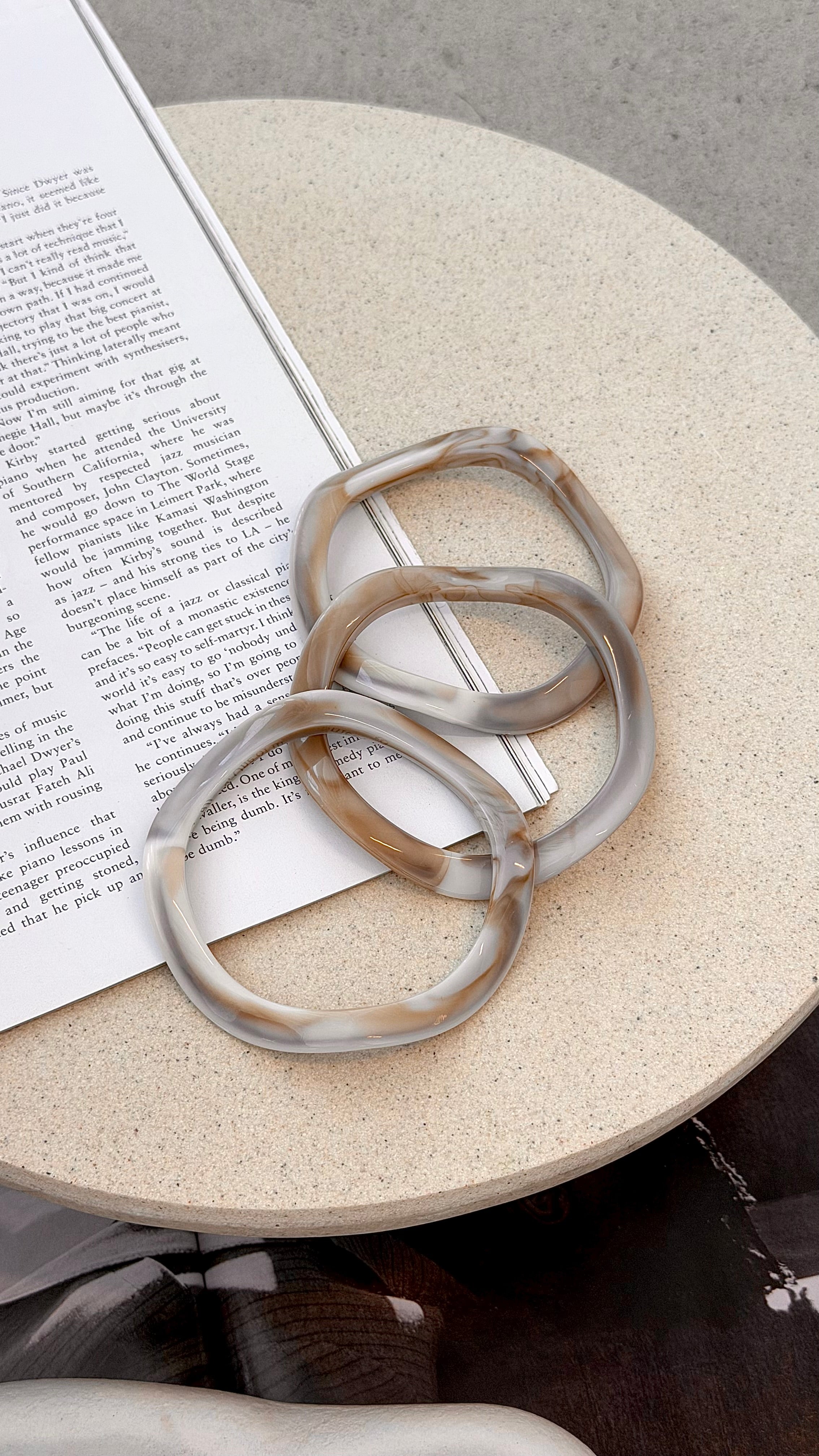 Farah Wave Bangle 3 Pack - Cream Marble - Billy J