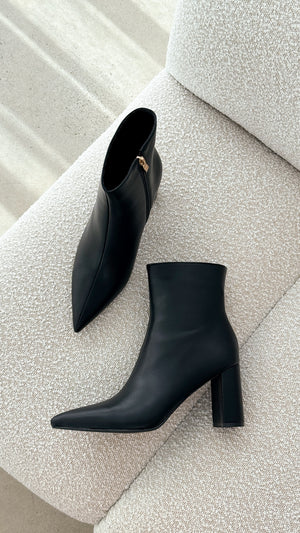 Nicoletta Boots - Black - Billy J