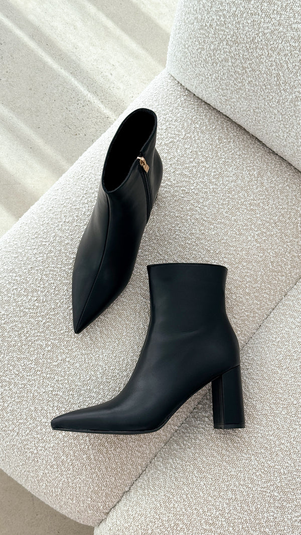 Nicoletta Boots - Black - Billy J