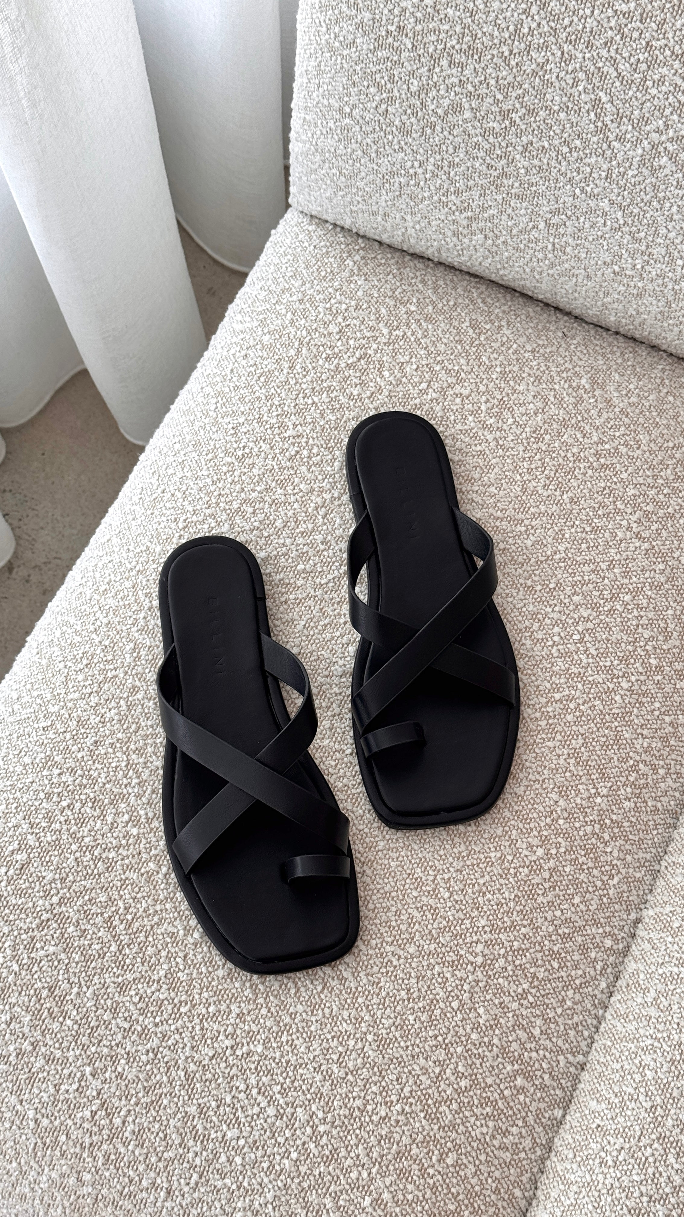 Ulianna Slide - Black - Billy J
