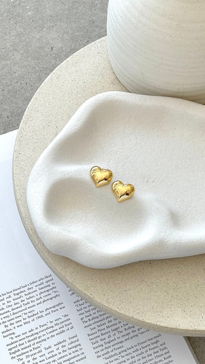 Load image into Gallery viewer, Neve Heart Earrings - Gold - Billy J
