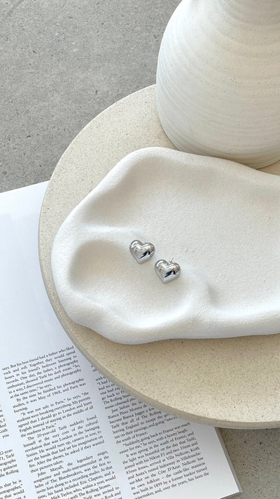 Load image into Gallery viewer, Neve Heart Earrings - Silver - Billy J
