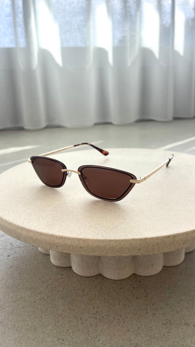 Load image into Gallery viewer, The Chandra Sunglasses - Light Gold Chocolate - Billy J
